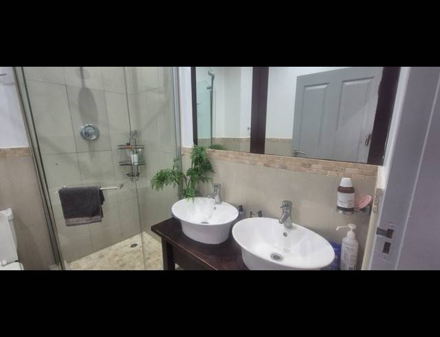 3 BEDROOM APARTMENT FOR SALE IN LA LUCIA RIDGE